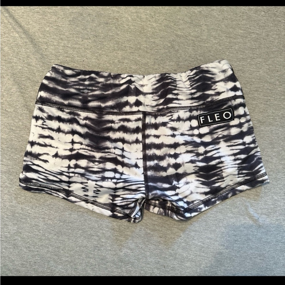 Fleo Shorts